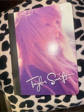 2012 Taylor Swift notebook